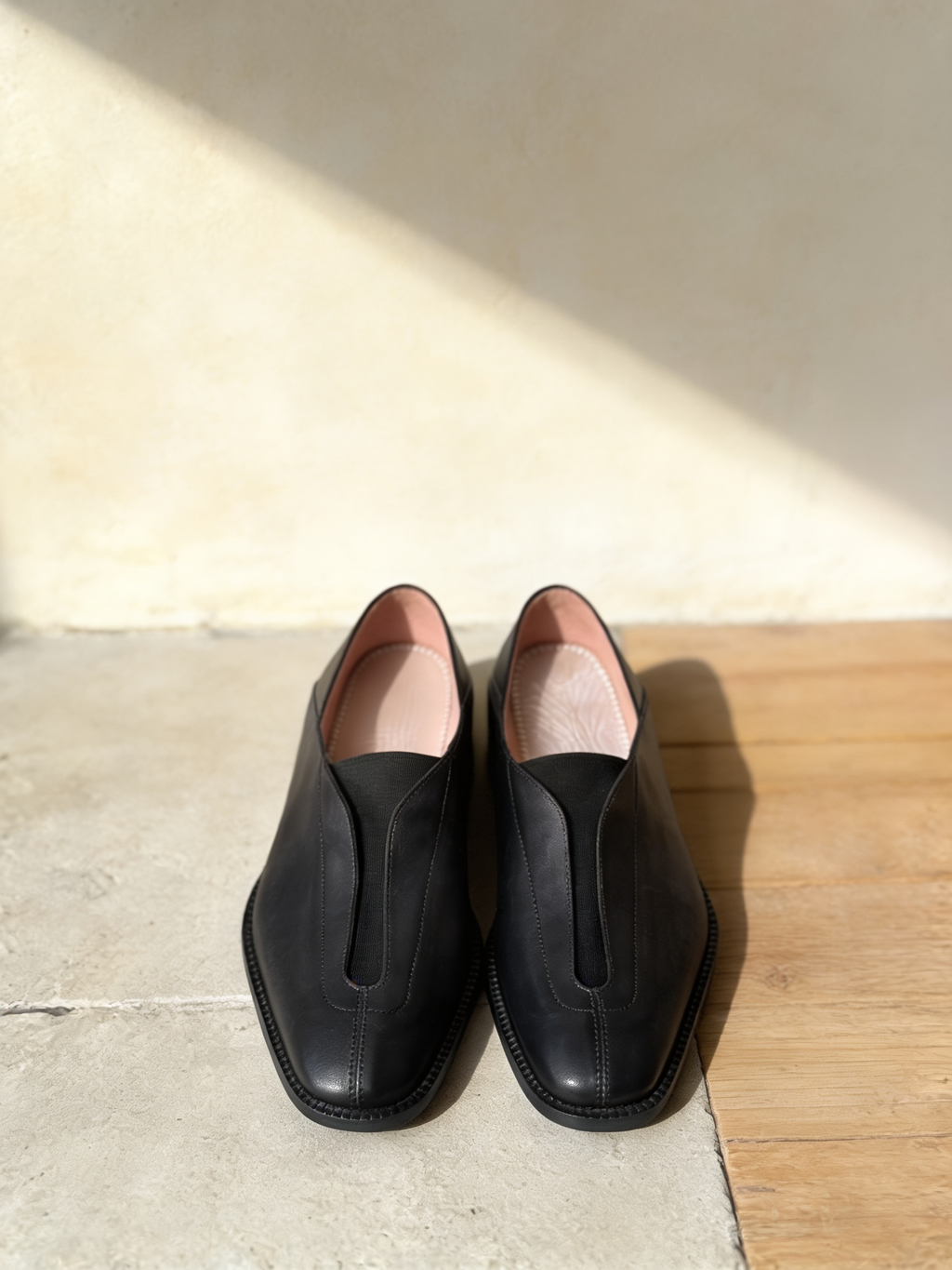 the loafers black
