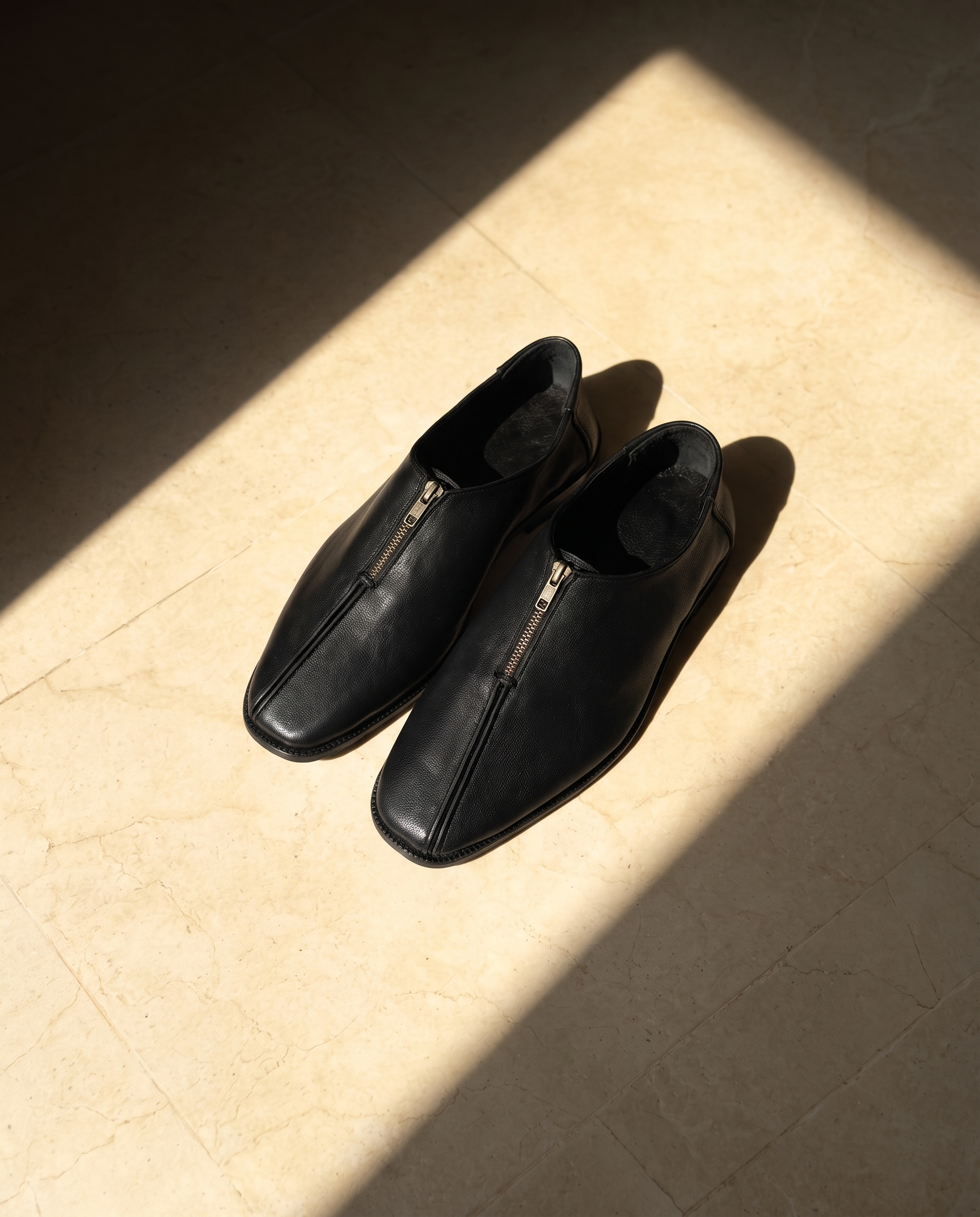 the unlaced black