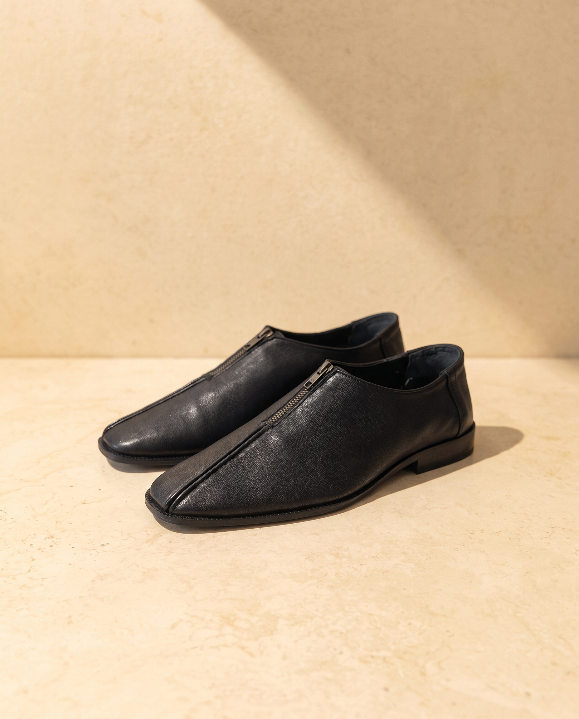 the unlaced black